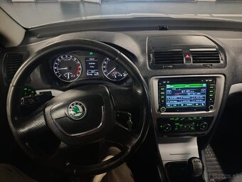 Skoda Octavia SCOUT II 2.0 TDI 4x4 Park. KAMERA
- 10