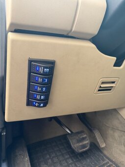 Land Rover DISCOVERY IV - 10