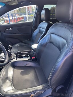 KIA Sportage 2.0 CRDi AWD - 10
