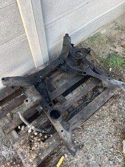 Rozpredám e61 530xd M57 automat - 10