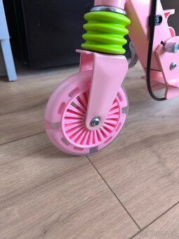 Nová svietiaca dievčenská.kolobežka - 10