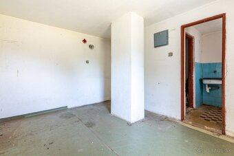 Stavebný pozemok s chatou v obľúbenej obci Rozhanovce - 10