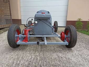 Historicka motokara - 10