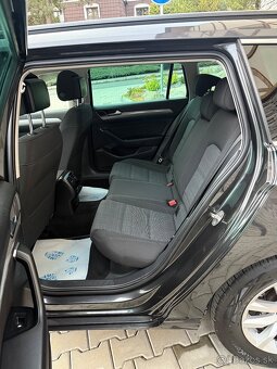 Volkswagen Passat Variant 2.0 TDI EVO Business - 10