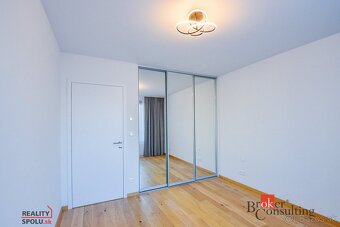 Na predaj: Moderný 2-izbový byt v srdci Bratislavy 2 poshod - 10