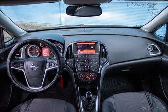 Opel Astra Sport Tourer 1.4 Turbo - 10