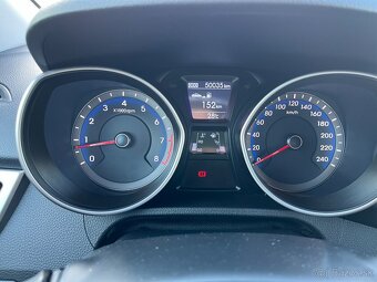 Predám Hyundai i30 1.4i MPI DOHC CVVT Comfort r. v. 2012 - 10