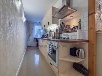 REZERVOVANÉ Moderný, kompletne zrekonštruovaný 2-izbový byt - 10
