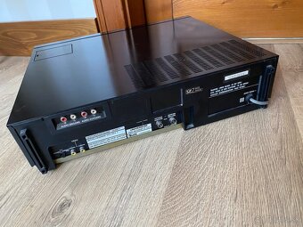 HiFi Stereo video rekordér UNIVERSUM - 10