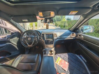 Jeep Grand Cherokee - 10