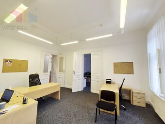 Na prenájom administratívny priestor, 137 m², Jakubovo nám., - 10