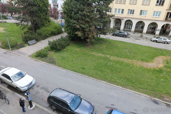 Prenájom 1 - izbový byt Bulvár - 10