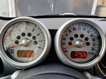 MINI COOPER R50 85kW 1.6 - 10