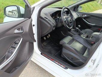 Ford Focus ST - 10