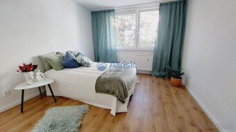 NA PREDAJ - KRÁSNY NOVO ZREKONŠTRUOVANÝ 4 IZB. BYT S LOGGIOU - 10