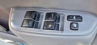 Toyota RAV4 - 10