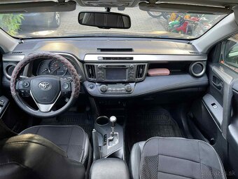 Toyota RAV4 - 10