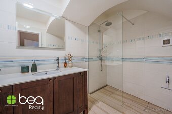 NA PREDAJ: Meštiansky dom so 6 bytmi v nájme, centrum Levoče - 10