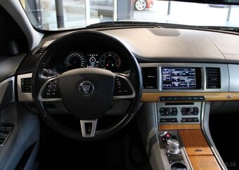 Jaguar XF V6 DIESEL Sport Auto nafta automat - 10
