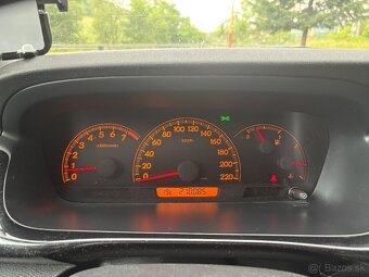 Honda FRV -6 miestna - 10