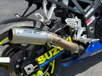 Suzuki GSXR 750 - 10