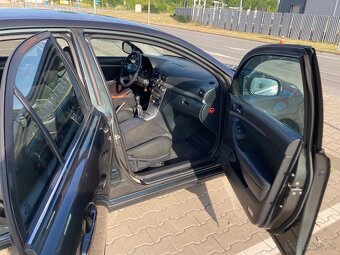 Toyota Avensis T25 2.0 D-4D - 10