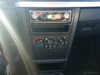 Predám Opel Meriva 1.4 benzín 66kw r.v.2005 - 10