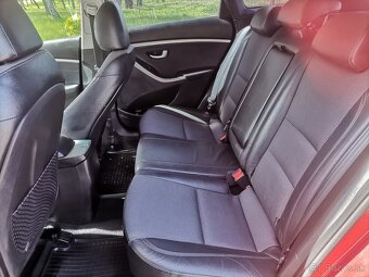 Hyundai i30 1.6 CRDi - 10