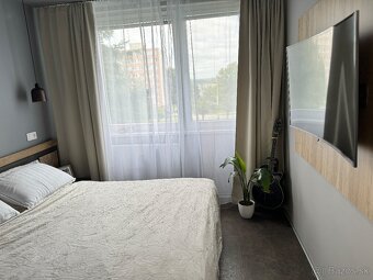 Prenájom - Nadštandardne zariadený 3 izbovy byt s loggiou - 10