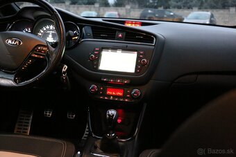Kia CEED SW 1,6 CRDi GT-line - 10