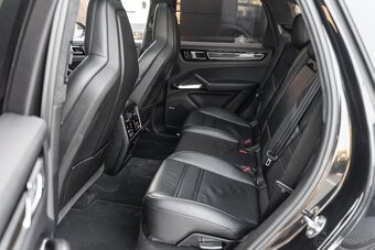Predám Porsche Cayenne Turbo - 10
