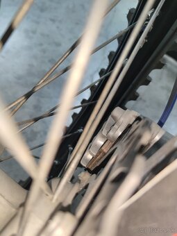 Suzuki RM-Z 450 vstrek - 10