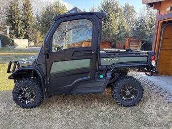 John Deere Gator - 10