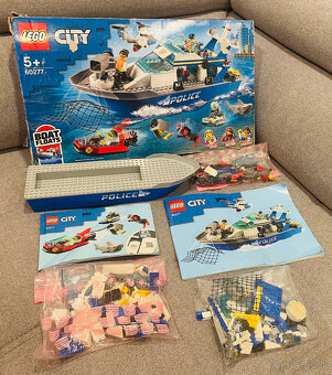 LEGO® City 60277 Policajná hliadková loď - 10