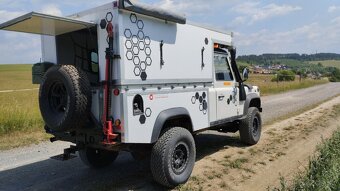 Land Rover Defender 110 puma - 10