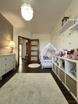 Krásny 4 izbový Bungalov s veľkým pozemkom - 10