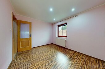 Rodinný dom s 2 bytovými jednotkami - 10