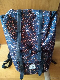 Znackovy Herschel Ruksak, noseny v dobrom stave - 10