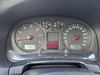 Volkswagen Golf IV - 10