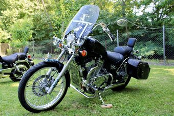 Suzuki Intruder 800 - 10