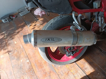 Suzuki gsxr 600/ 750 r.98,00-díly  ze tří moto - 10