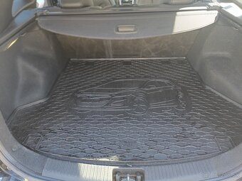 Hyundai i30 Combi 1.6 CRDi Premium – výborný stav, nová STK - 10