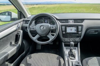 Skoda Octavia 3 Combi 1.6 DSG 2015 - 10