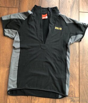 Pánske veci: topánky, mikina, tričká, kraťasy, rifle - 10