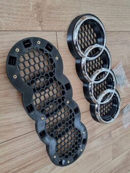 AUDI DRZIAK NA LOGO ZNAK DO PREDNEJ MASKY - 10
