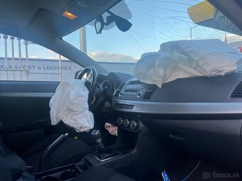 Mitsubishi Lancer - 10