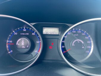 Hyundai ix35 1,7 CRDI FIFA WORLD CUP Edition - 10