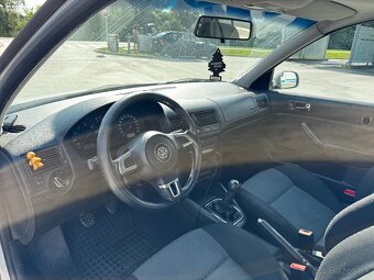 Volkswagen Golf 1.6 SR – pojazdný, vhodný na ND alebo opravu - 10