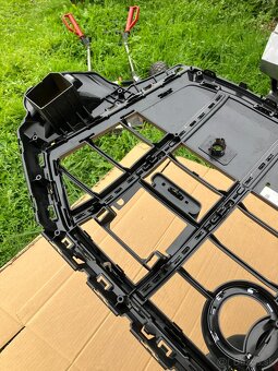 maska mrizka grill audi q7 19- cerna sq7 - 10