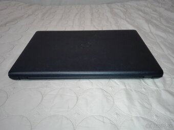 Fujitsu. i3-6006U.15,6“FHD. 1 000 GB. 12 GB DDR4. - 10